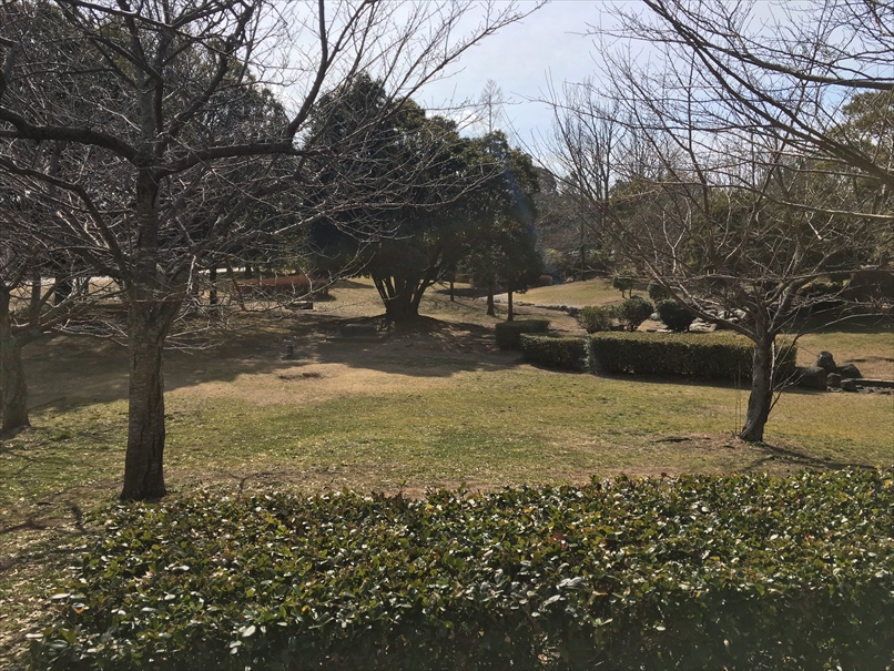 かぶと塚公園の広場